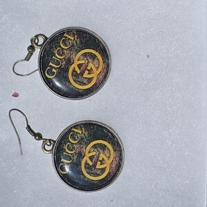 GG Black and Gold Round Disc Dangle Wire Earrings Costume Jewelry